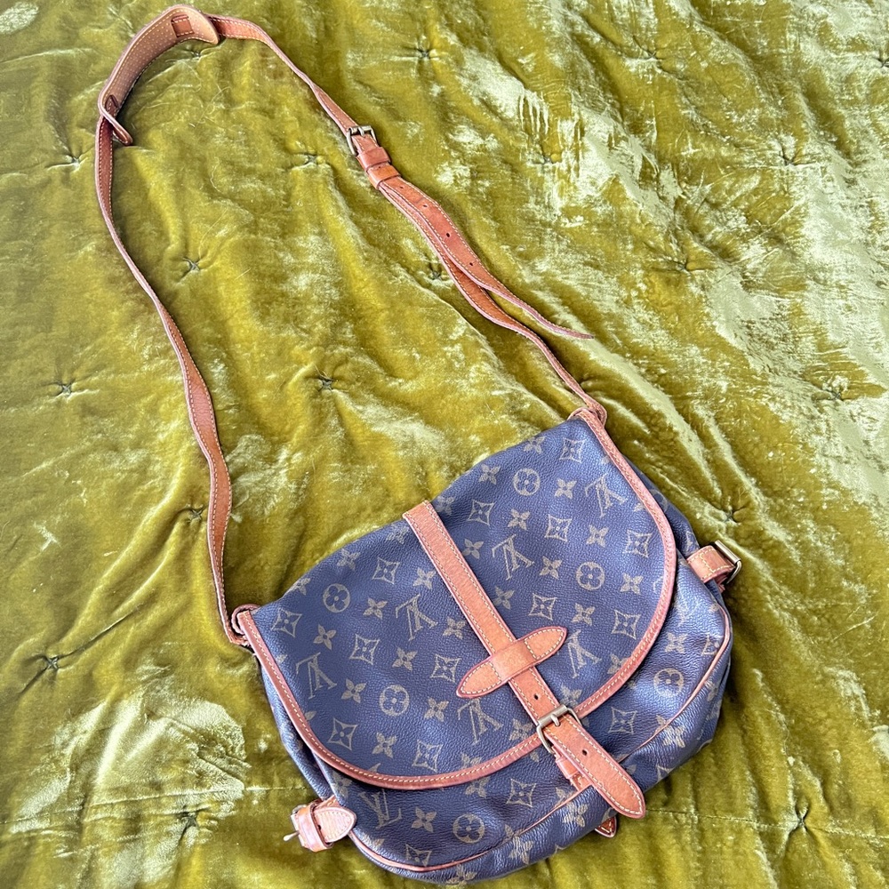 Authentic Louis Vuitton Saumur 30